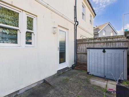 3 bedroom Town house to let in Lismore Road, Town Centre, Eastbourne, BN21