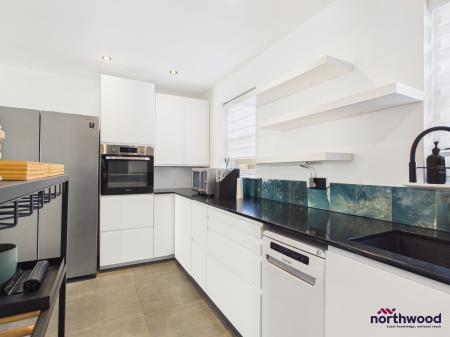 3 bedroom Town house to let in Lismore Road, Town Centre, Eastbourne, BN21