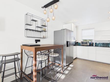 3 bedroom Town house to let in Lismore Road, Town Centre, Eastbourne, BN21
