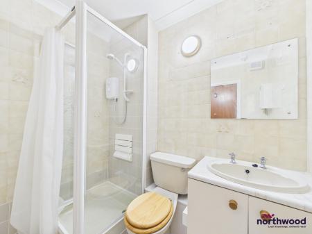 1 bedroom Flat to let in St Leonards Road, Upperton, Eastbourne, BN21
