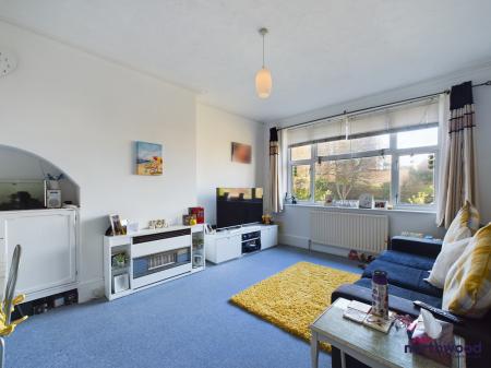 2 bedroom Flat to let in South Cliff Avenue, Lower Meads, Eastbourne, BN20