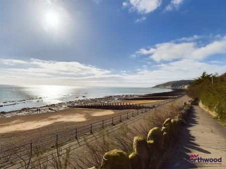 2 bedroom Flat to let in South Cliff Avenue, Lower Meads, Eastbourne, BN20