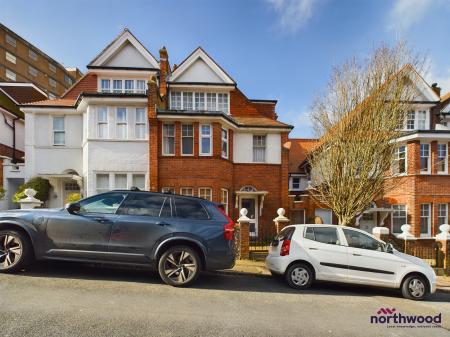 2 bedroom Flat to let in South Cliff Avenue, Lower Meads, Eastbourne, BN20