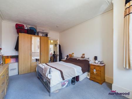 2 bedroom Flat to let in South Cliff Avenue, Lower Meads, Eastbourne, BN20