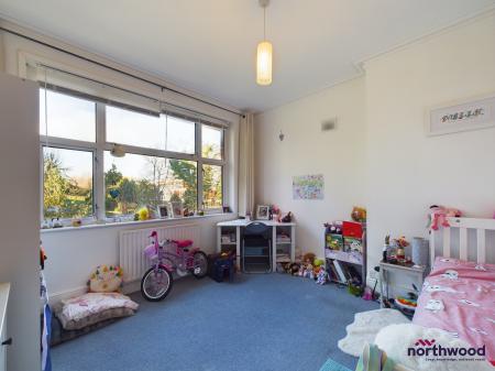 2 bedroom Flat to let in South Cliff Avenue, Lower Meads, Eastbourne, BN20