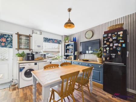 2 bedroom Terraced House to let in Percival Road, Hampden Park, Eastbourne, BN22