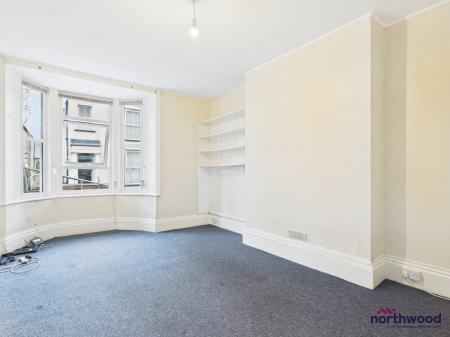 1 bedroom Ground floor flat to let in Cavendish Place, Town Centre, Eastbourne, BN21