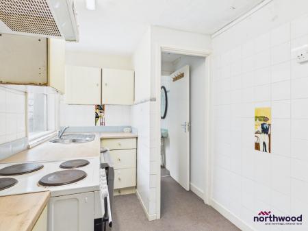 1 bedroom Ground floor flat to let in Cavendish Place, Town Centre, Eastbourne, BN21