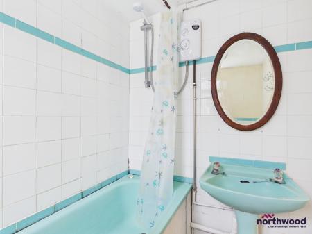 1 bedroom Ground floor flat to let in Cavendish Place, Town Centre, Eastbourne, BN21