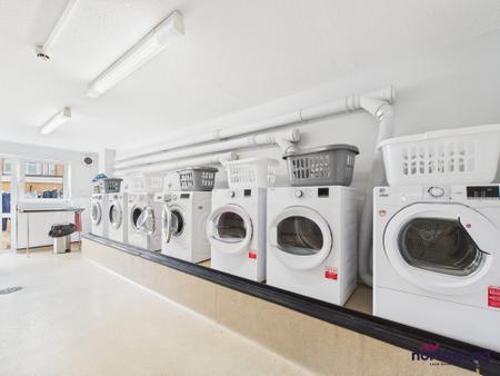 1 bedroom Flat to let in The Avenue, Eastbourne, BN21