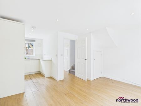 2 bedroom Semi-detached house to let in Lushington Lane, Town Centre, Eastbourne, BN21