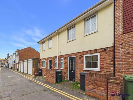 2 bedroom Semi-detached house to let in Lushington Lane, Town Centre, Eastbourne, BN21