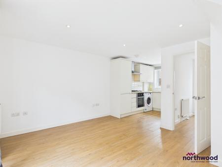 2 bedroom Semi-detached house to let in Lushington Lane, Town Centre, Eastbourne, BN21