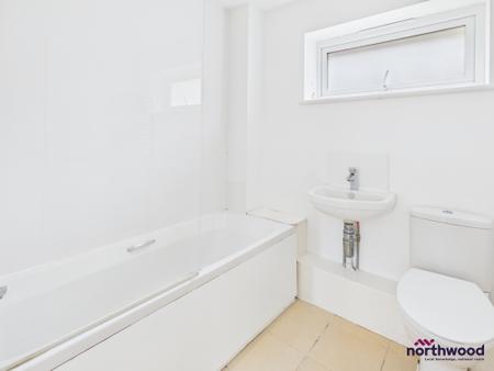 2 bedroom Semi-detached house to let in Lushington Lane, Town Centre, Eastbourne, BN21