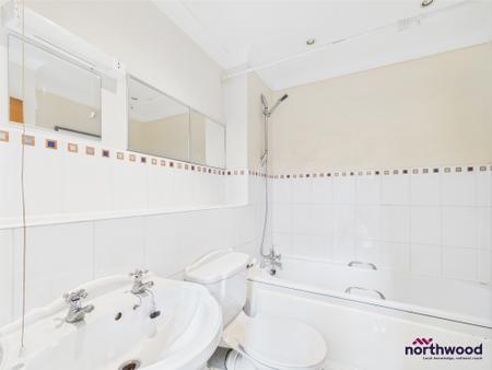 5 bedroom Town house to let in Barbuda Quay, Sovereign Harbour South, Eastbourne, BN23