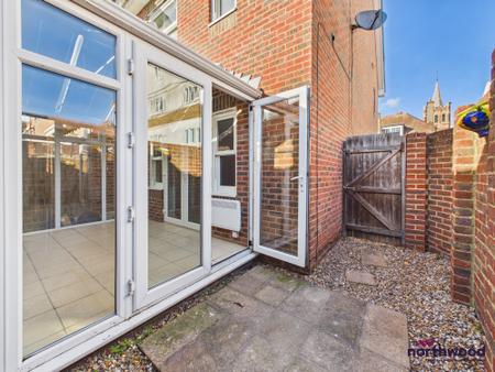 4 bedroom Mews house to let in South Street, Little Chelsea, Eastbourne, BN21