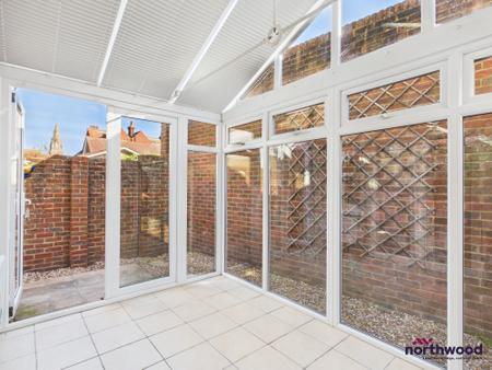 4 bedroom Mews house to let in South Street, Little Chelsea, Eastbourne, BN21