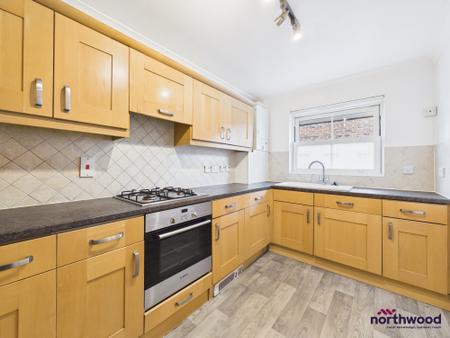 4 bedroom Mews house to let in South Street, Little Chelsea, Eastbourne, BN21