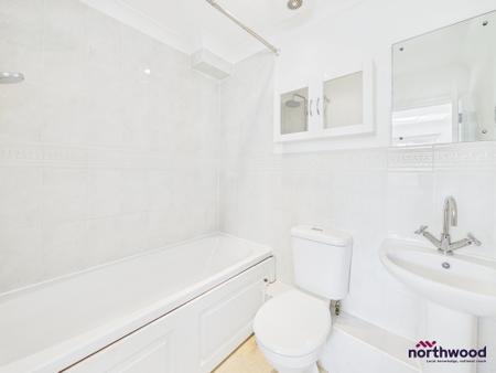 4 bedroom Mews house to let in South Street, Little Chelsea, Eastbourne, BN21