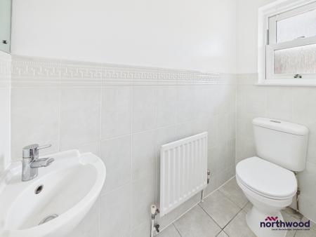 4 bedroom Mews house to let in South Street, Little Chelsea, Eastbourne, BN21