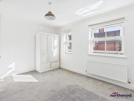 4 bedroom Mews house to let in South Street, Little Chelsea, Eastbourne, BN21