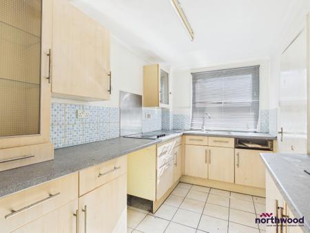 1 bedroom Flat for sale in Ellenslea Road, St. Leonards-On-Sea, TN37