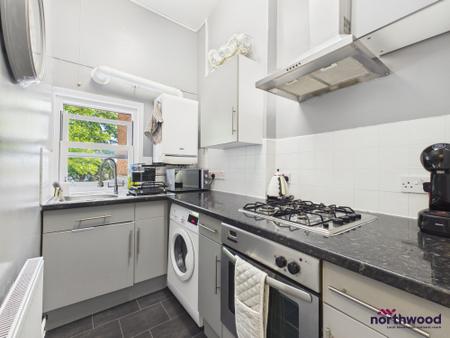 1 bedroom Flat for sale in Filsham Road, St. Leonards-On-Sea, TN38