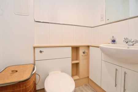 2 bedroom Flat to let in Allanfield Place, Leith, Edinburgh, EH7