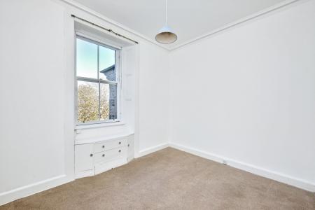 2 bedroom Flat for sale in 26 3f3 Marchmont Crescent, Edinburgh, EH9 1HG