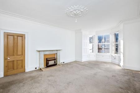 2 bedroom Flat for sale in 26 3f3 Marchmont Crescent, Edinburgh, EH9 1HG