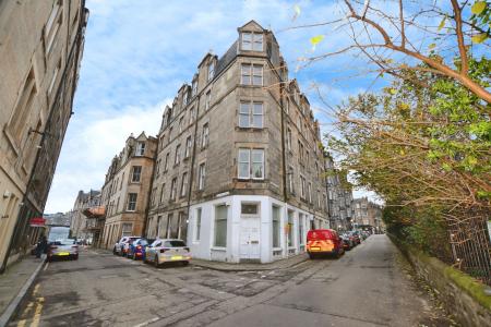 2 bedroom Flat to let in Roseneath Terrace, Edinburgh, EH9