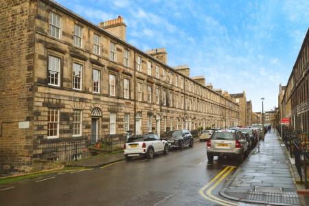 2 bedroom Flat to let in Cumberland Street, New Town, Edinburgh, EH3