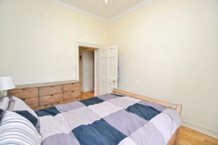 2 bedroom Flat to let in Cumberland Street, New Town, Edinburgh, EH3