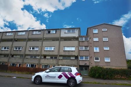 3 bedroom Flat to let in Northfield Farm Avenue, Edinburgh, EH8