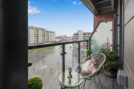 2 bedroom Flat for sale in 9/11, Victoria Quay, Leith, EH6 6EZ