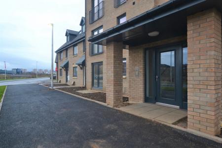 2 bedroom Flat to let in St. Aidens Road, Edinburgh, EH16