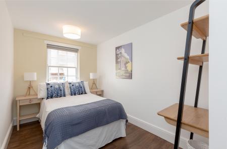 2 bedroom Flat to let in Canongate, Holyrood, Edinburgh, EH8