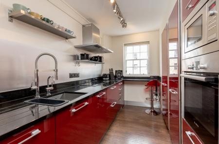 2 bedroom Flat to let in Canongate, Holyrood, Edinburgh, EH8