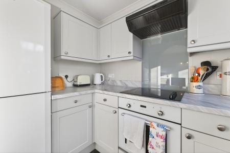 2 bedroom Retirement property for sale in 36 16 Queen's Road, Edinburgh, EH4 2BY