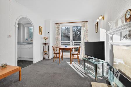 2 bedroom Retirement property for sale in 36 16 Queen's Road, Edinburgh, EH4 2BY
