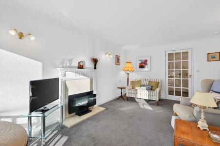 2 bedroom Retirement property for sale in 36 16 Queen's Road, Edinburgh, EH4 2BY