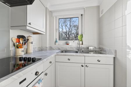 2 bedroom Retirement property for sale in 36 16 Queen's Road, Edinburgh, EH4 2BY