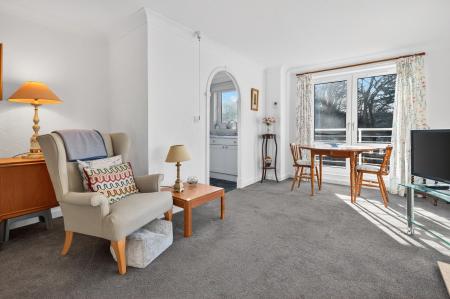 2 bedroom Retirement property for sale in 36 16 Queen's Road, Edinburgh, EH4 2BY