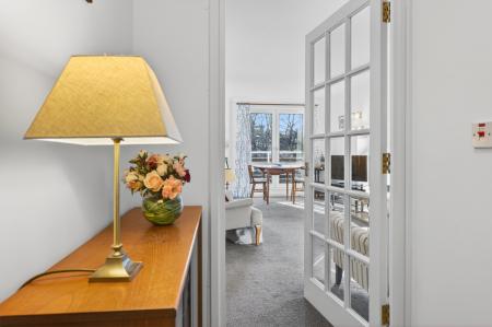 2 bedroom Retirement property for sale in 36 16 Queen's Road, Edinburgh, EH4 2BY