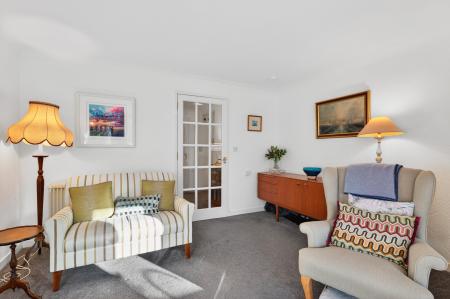 2 bedroom Retirement property for sale in 36 16 Queen's Road, Edinburgh, EH4 2BY