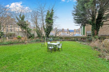 1 bedroom Flat for sale in Angle Park Terrace, Gorgie, Edinburgh, EH11