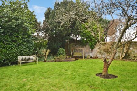 2 bedroom Flat to let in Kirk Brae, Liberton, Edinburgh, EH16