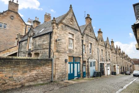 4 bedroom Mews house for sale in 1 Rothesay Mews, Edinburgh, EH3 7SG