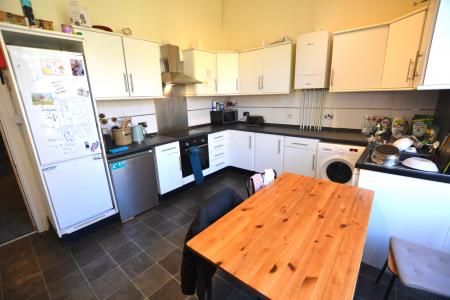 5 bedroom Flat to let in Bruntsfield Place, Bruntsfield, Edinburgh, EH10