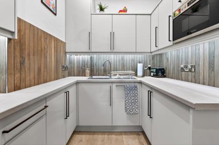 2 bedroom Flat for sale in 3 6 Comely Bank Road, Stockbridge, EH4 1DR